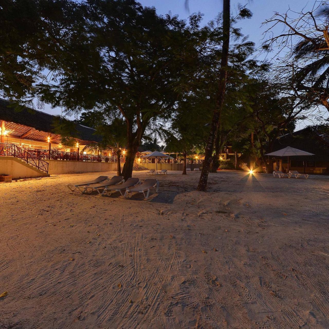 Baobab Beach Resort & Spa Diani Beach Extérieur photo